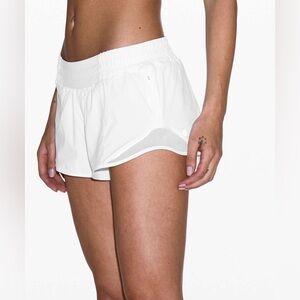 Lululemon Hotty Hot Short II *2.5"
White